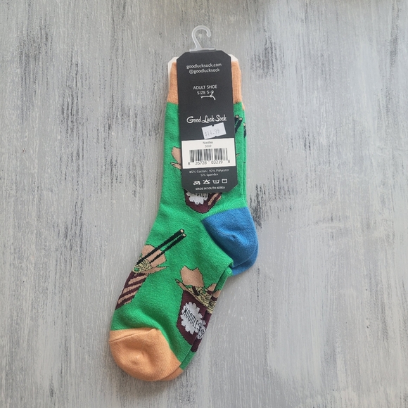 2/$15 Noodles Crew Socks - Picture 2 of 3